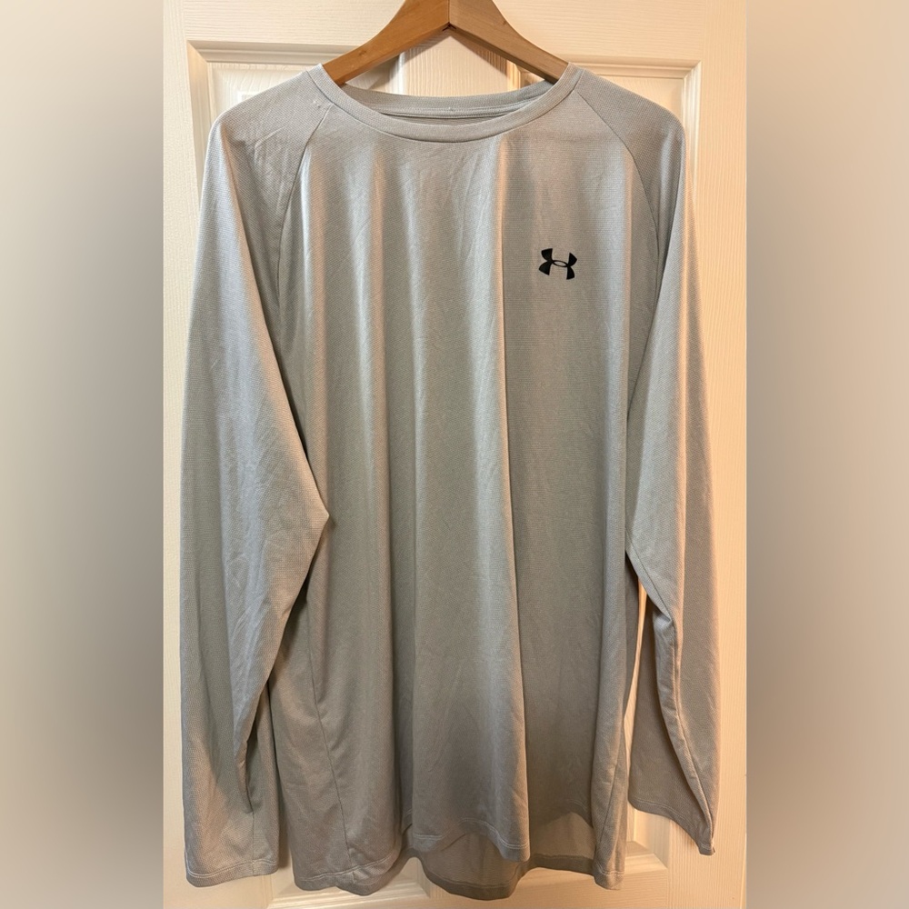 Under Armour Men's Silver Long Sleeve Tee